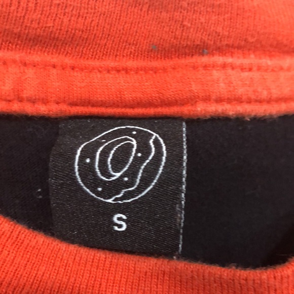 Used a little good long sleeve shirt it is a odd future - Picture 2 of 3